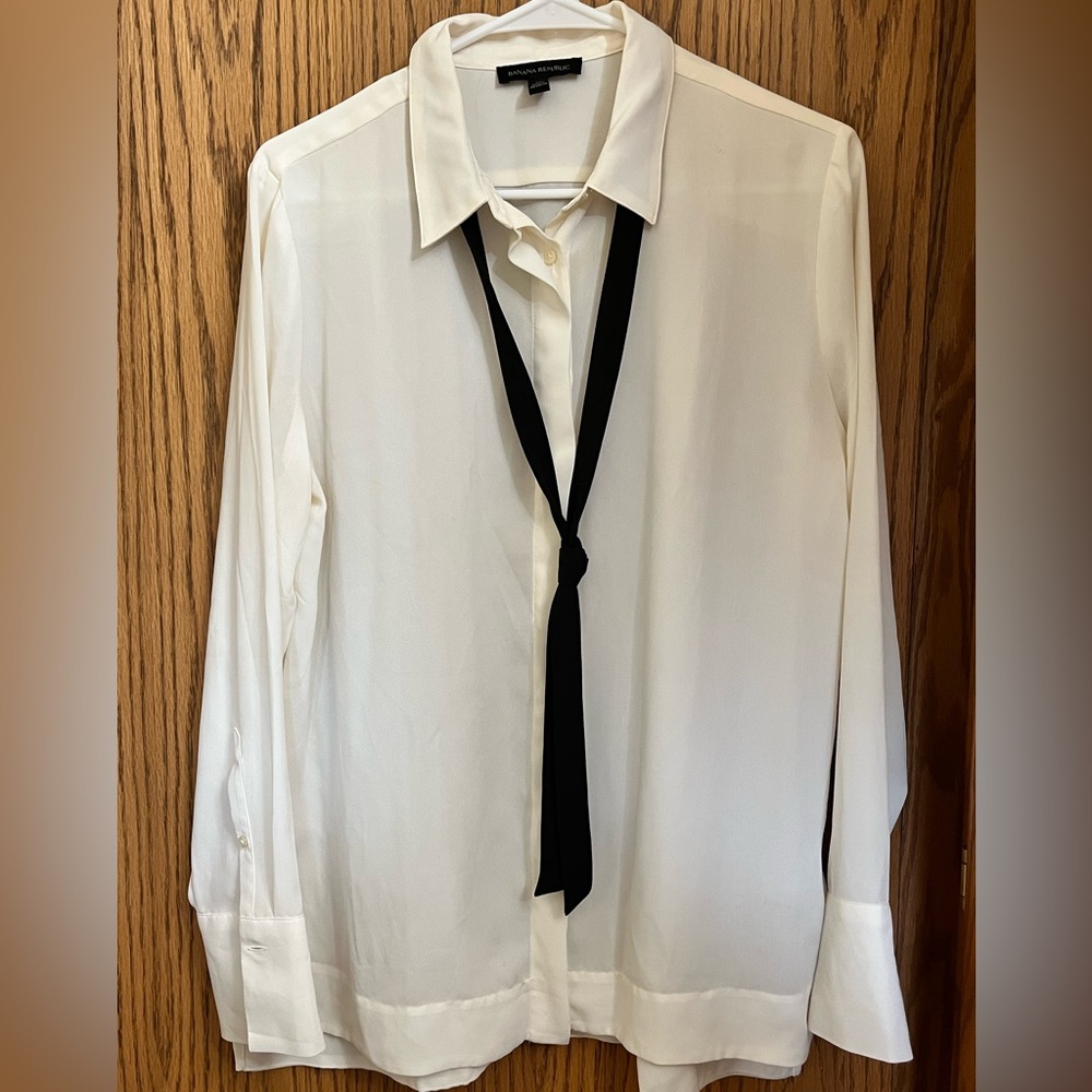 Banana Republic size medium blouse